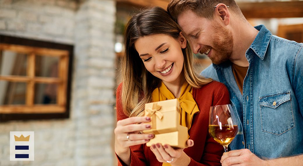 What Are The 5 Most Trendy Anniversary Gifts For Wife?