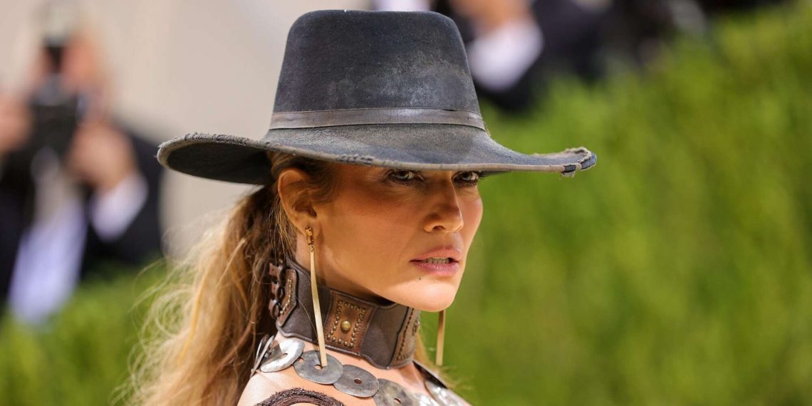 How to Make Heads Turn with the Right Cowboy Hat Fashion Styling